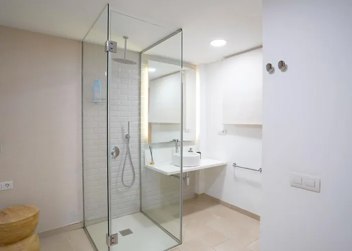 Oceanside Luxury Loft - Fast Wi-fi - Workstations Apartment